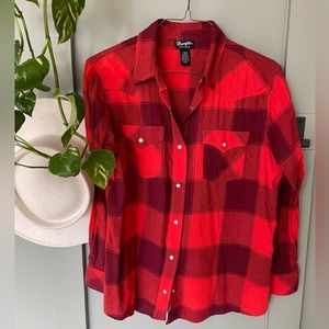 Wrangler Retro Plaid Women’s Pearl Snap Shirt